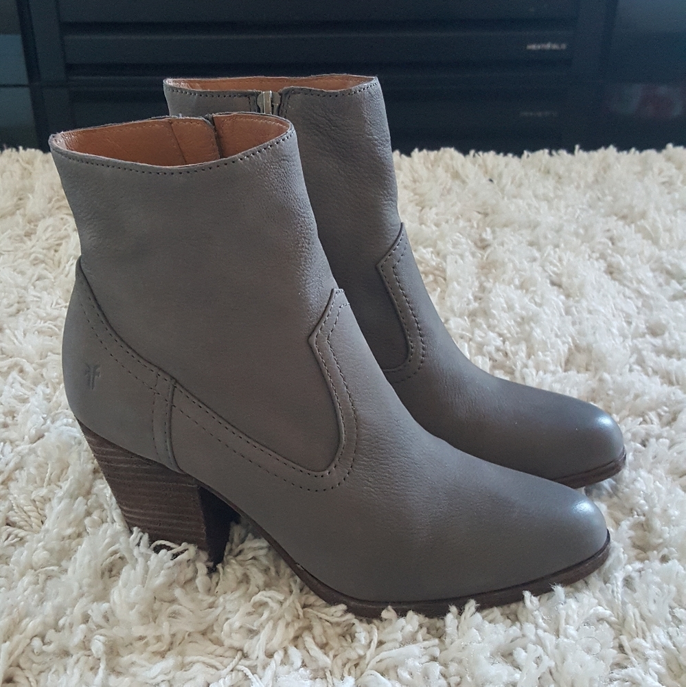 Frye Essa Ankle Bootie